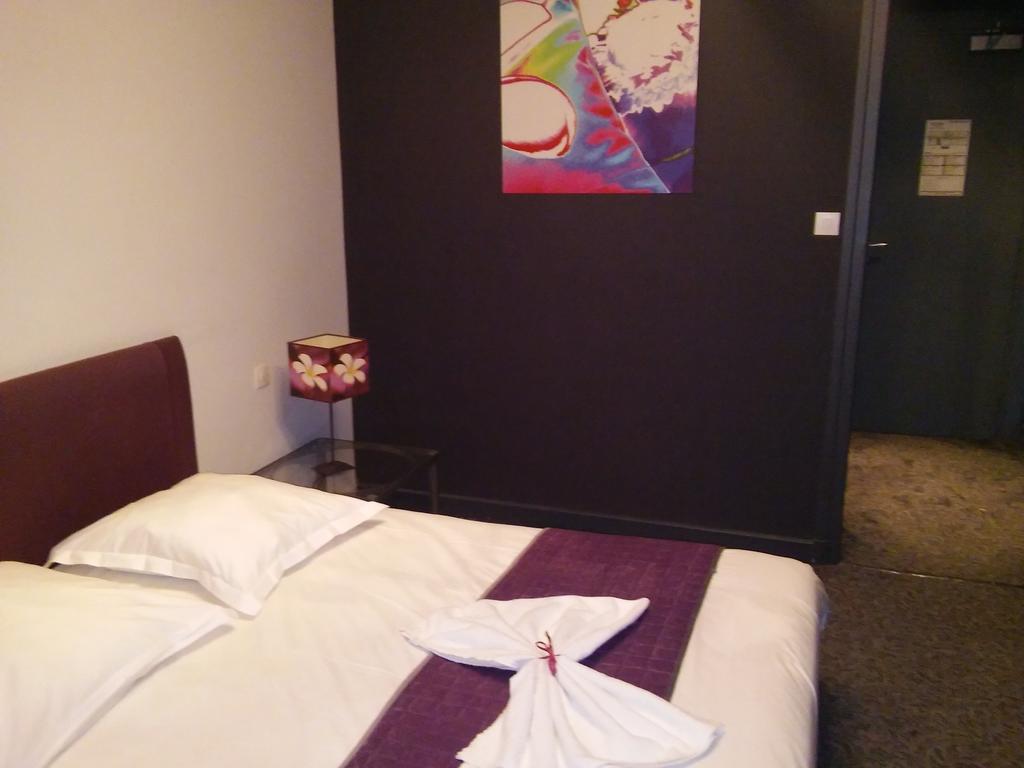 Hotel Homtel Le Parc Allevard Habitación foto