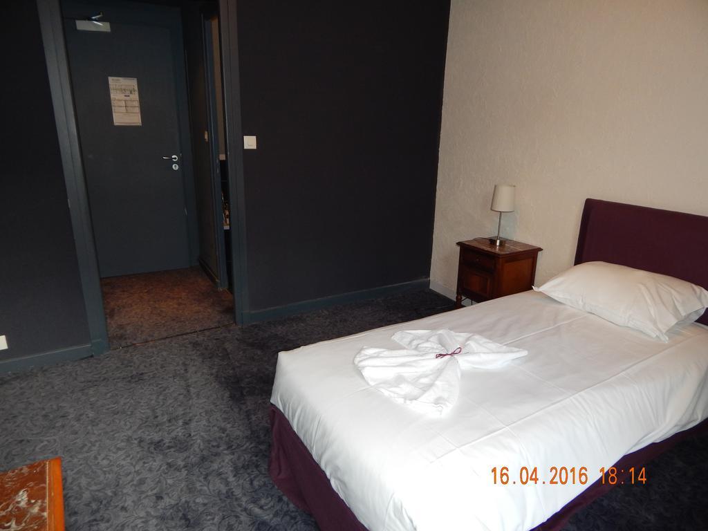 Hotel Homtel Le Parc Allevard Exterior foto