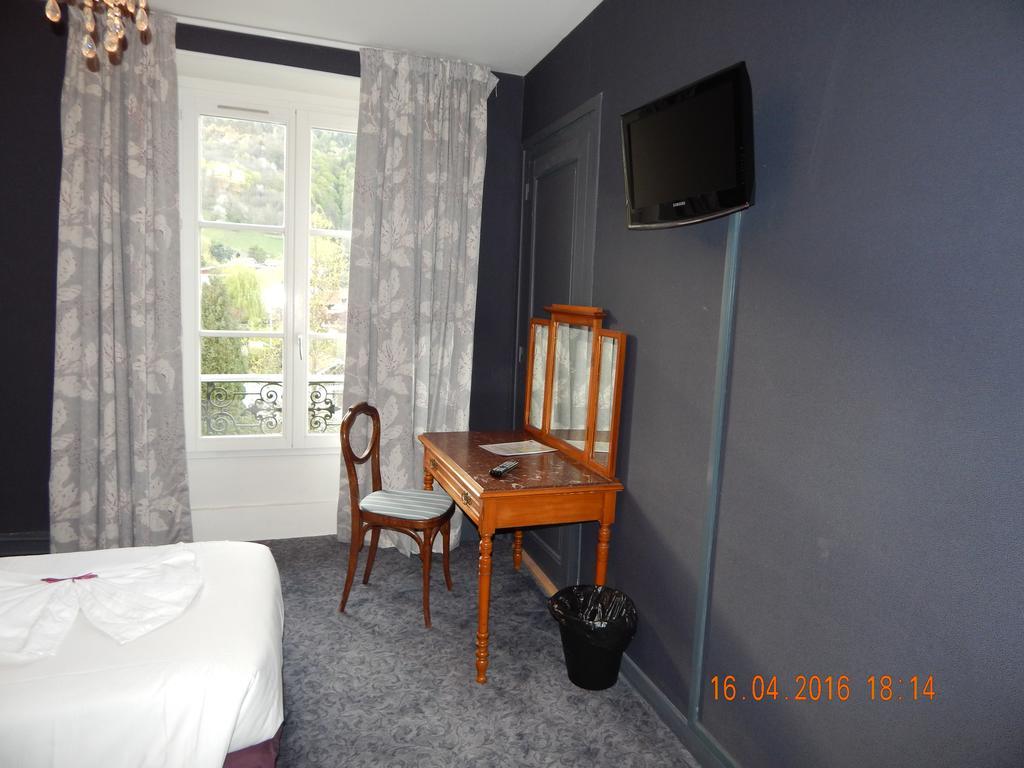 Hotel Homtel Le Parc Allevard Exterior foto