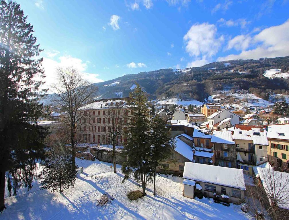 Hotel Homtel Le Parc Allevard Exterior foto