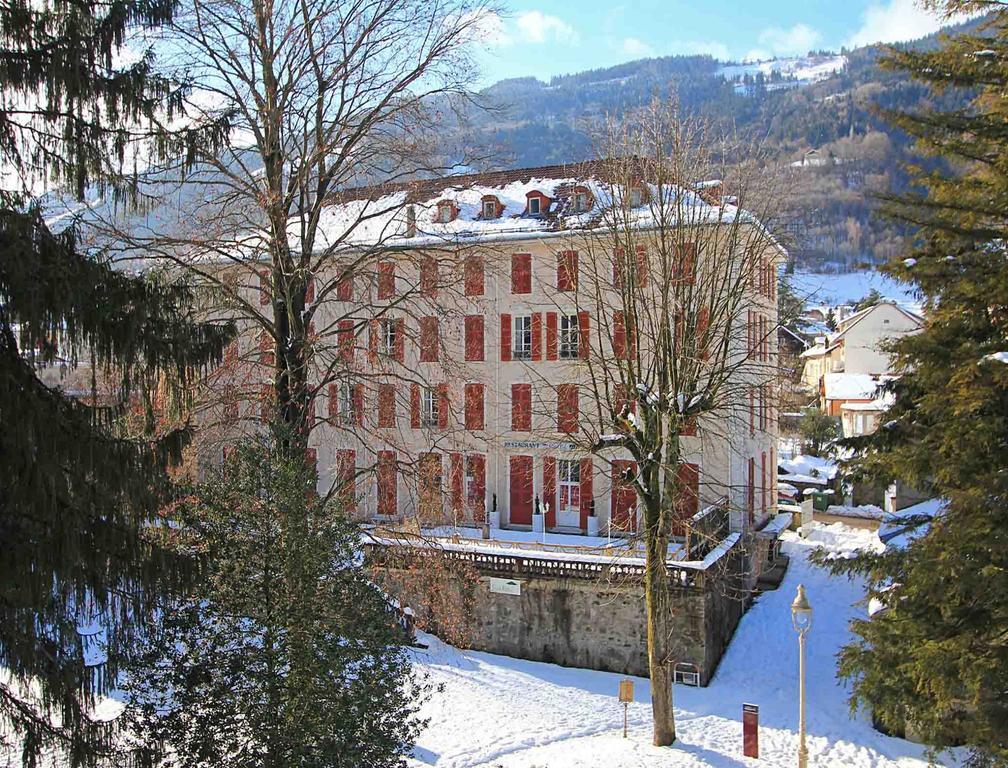 Hotel Homtel Le Parc Allevard Exterior foto