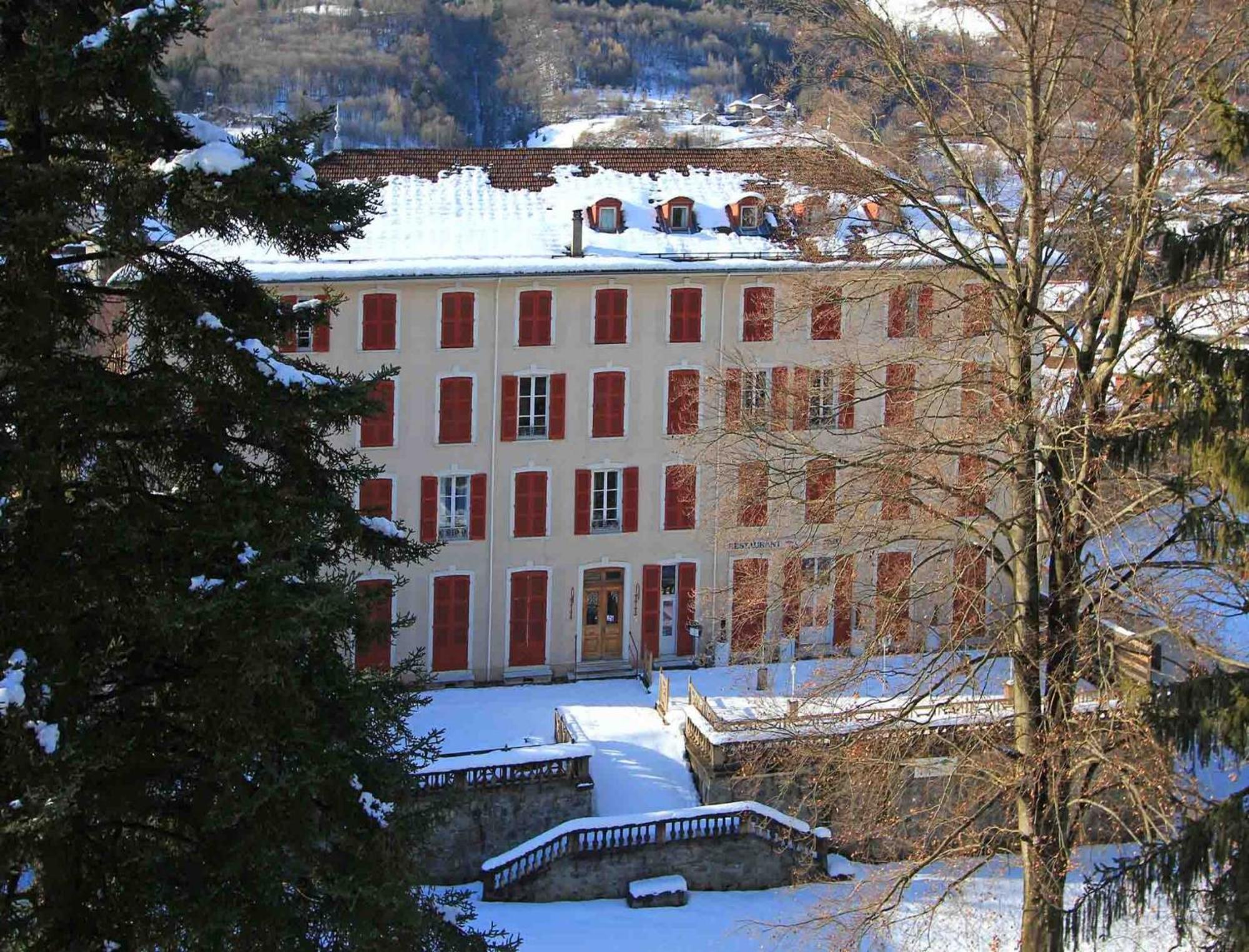 Hotel Homtel Le Parc Allevard Exterior foto